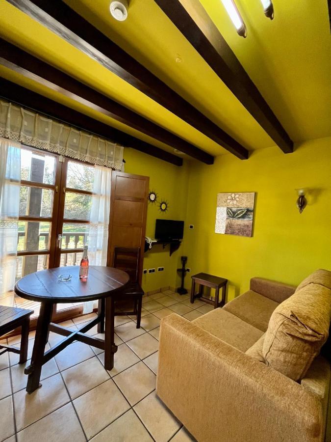 Apartamentos Turisticos Paseo De La Alameda Villaviciosa  Exterior foto