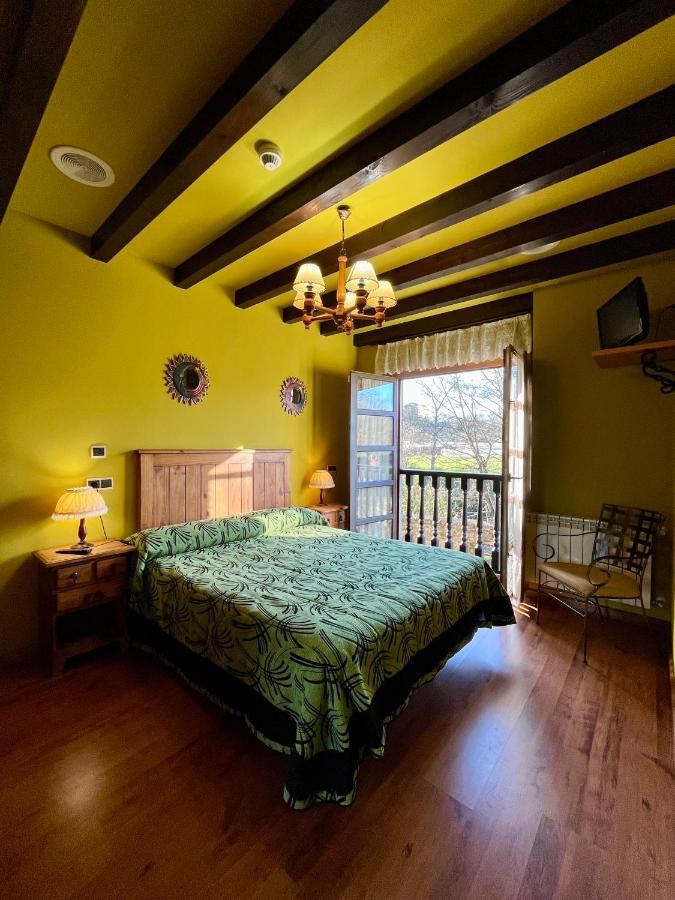 Apartamentos Turisticos Paseo De La Alameda Villaviciosa  Exterior foto