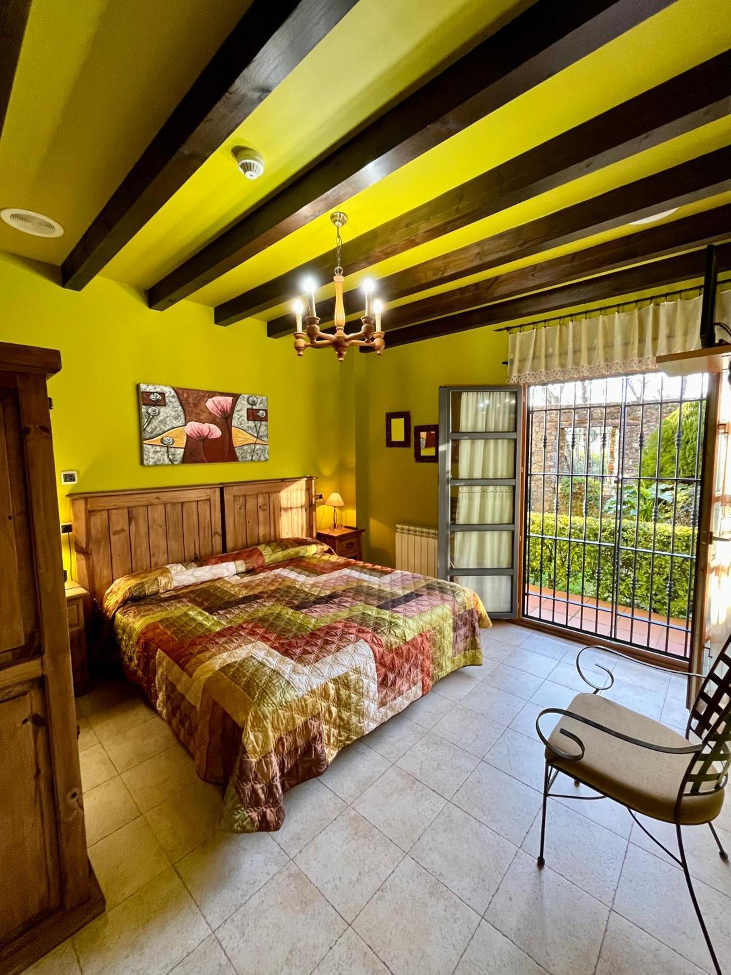 Apartamentos Turisticos Paseo De La Alameda Villaviciosa  Exterior foto