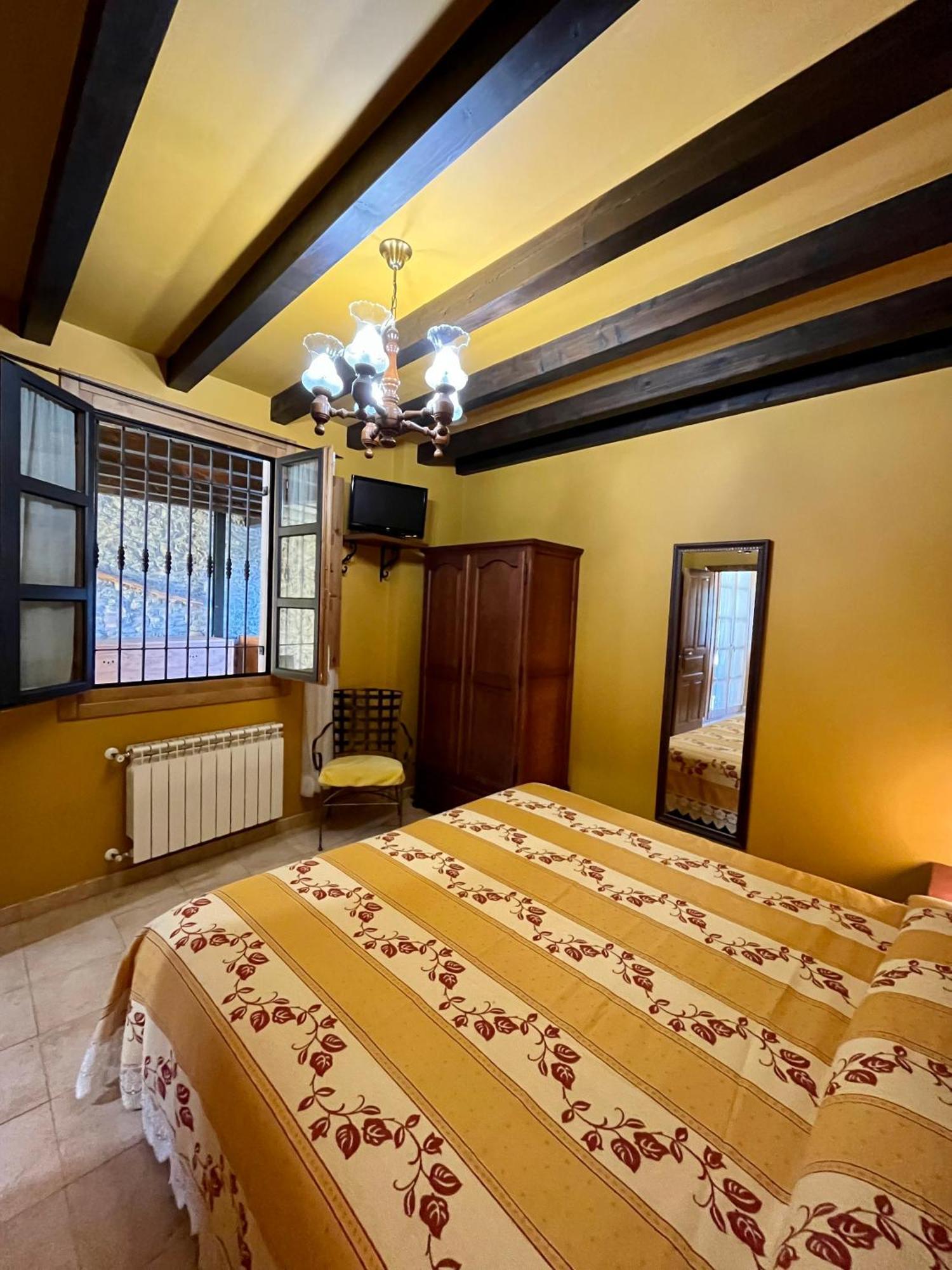 Apartamentos Turisticos Paseo De La Alameda Villaviciosa  Exterior foto